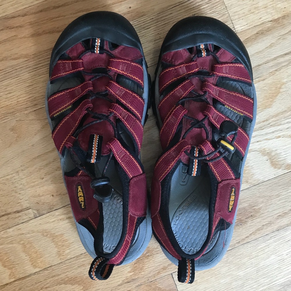 Keen Women's Burgundy and Gray Strap Closed-Toe Sandals